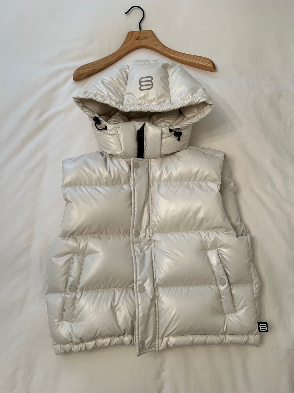 Aritzia Super Puff Shorty Vest - Hi-Gloss